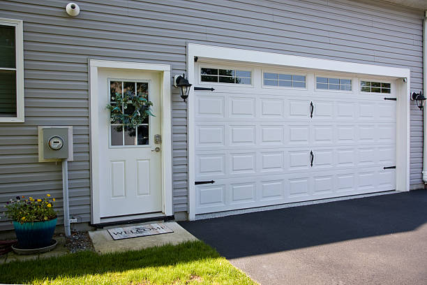 24/7 Emergency Garage Door Panel Replacement experts in Bluffton, IN
